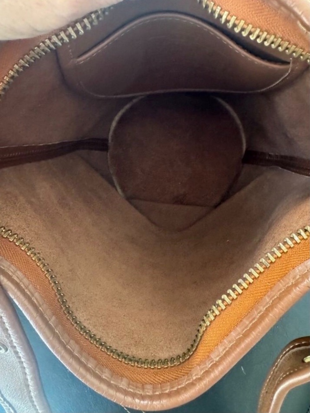 Vintage COACH Helen 9953 British Tan Leather Duffle Feed Sac - Picture 8 of 10